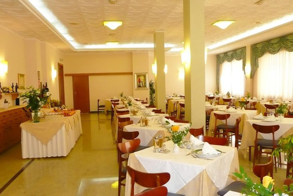 Hotel Costa Verde Pineto Buitenkant foto